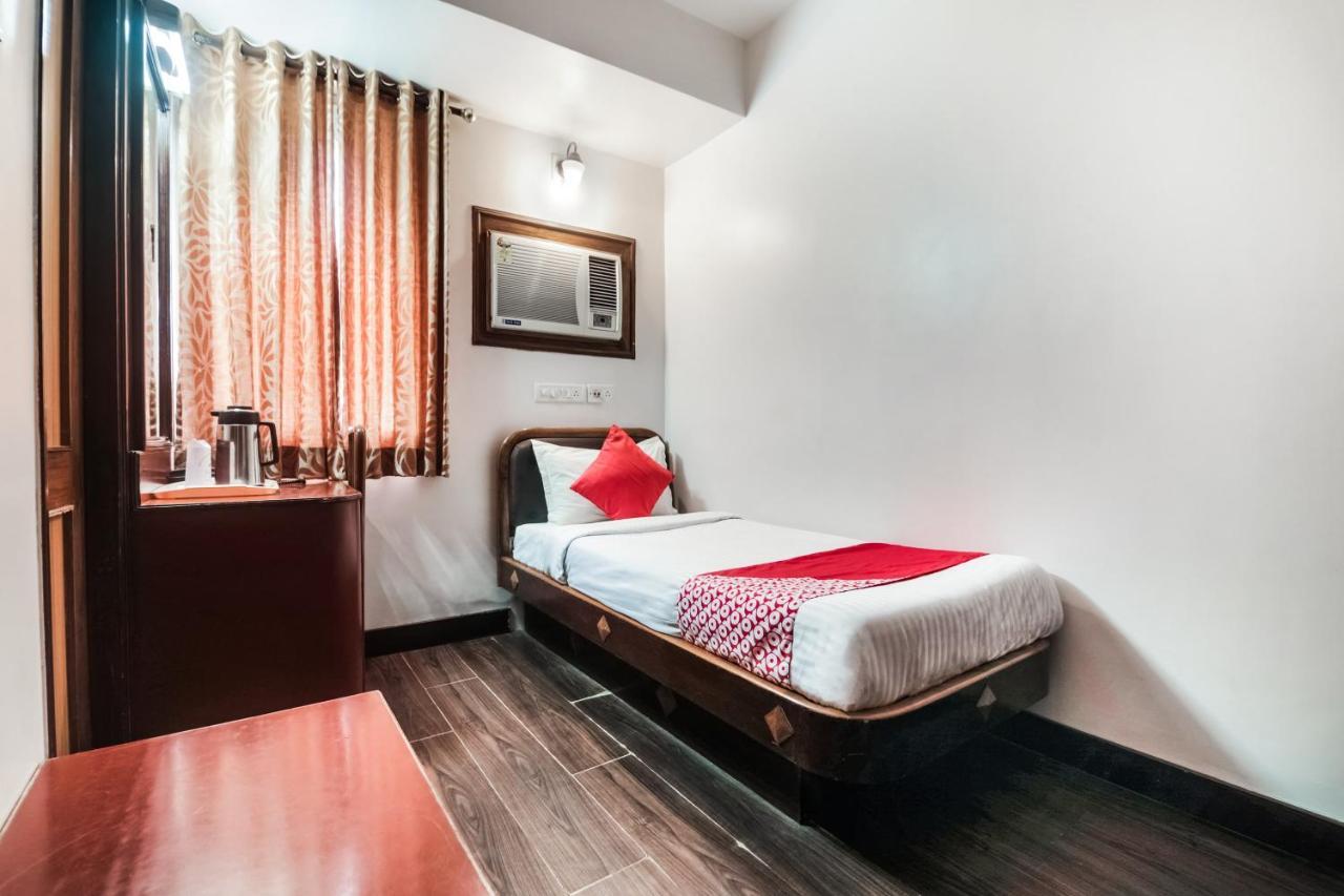 Hotel Amrit Regency Ґувахаті Екстер'єр фото